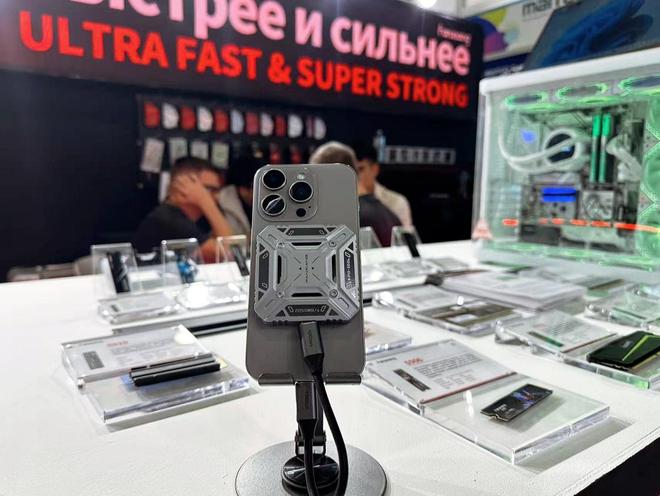 5 Sviaz消费电子盛会中国存储品牌科技出海战略再添里程碑！不朽情缘手机版从欧亚腹地辐射全球：领德创科技亮相俄罗斯202(图1)
