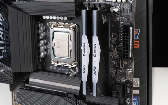 +WiFi7+USB4中端板玩出旗舰范儿MG不朽情缘技嘉B860M电竞雕:全快拆(图3) +WiFi7+USB4中端板玩出旗舰范儿MG不朽情缘技嘉B860M电竞雕:全快拆(图3)