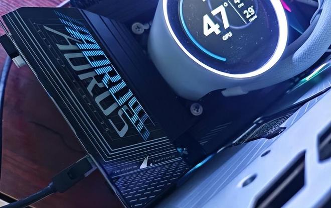 +WiFi7+USB4中端板玩出旗舰范儿MG不朽情缘技嘉B860M电竞雕:全快拆(图7) +WiFi7+USB4中端板玩出旗舰范儿MG不朽情缘技嘉B860M电竞雕:全快拆(图7)