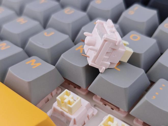 蛛L99带您解锁机械键盘新形态不朽情缘手机版触控大屏加持狼